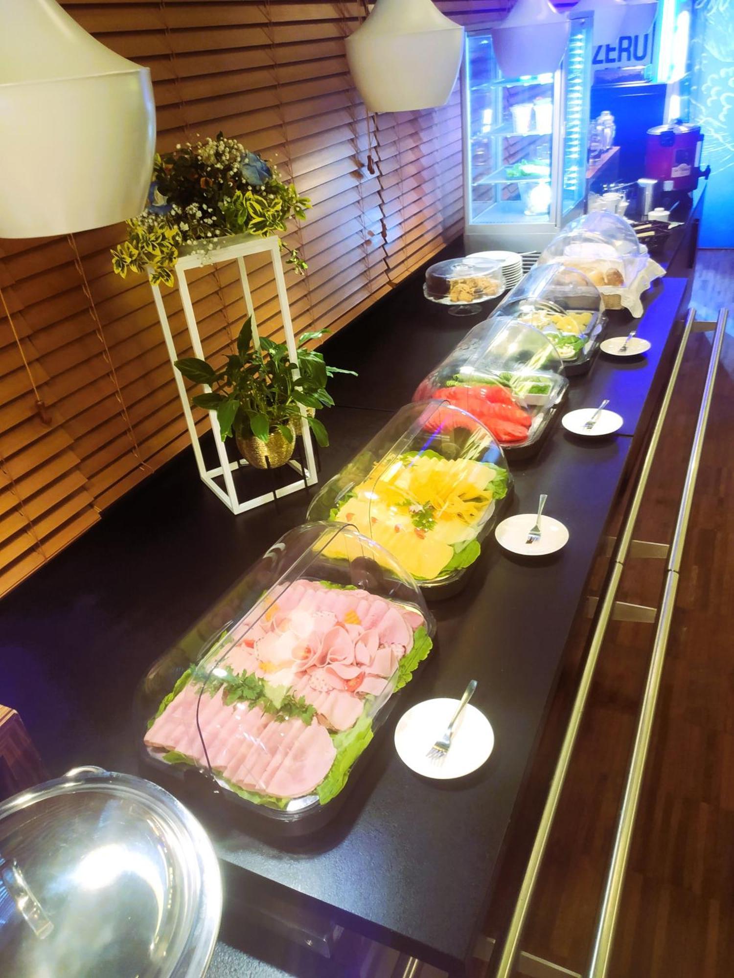 Hotel Martina ชนิน ภายนอก รูปภาพ