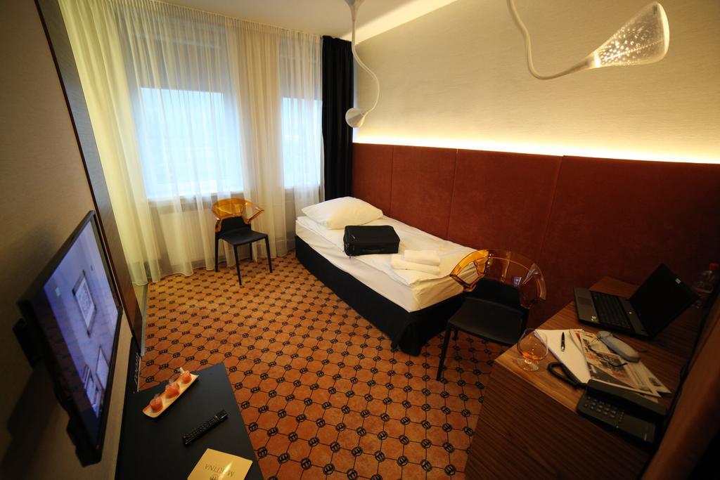 Hotel Martina ชนิน ห้อง รูปภาพ